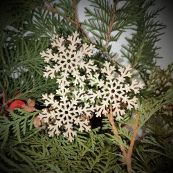 Ornamenter i 3mm birkefin�r, i farven s�lv, guld ell. natur, h�jde 100mm