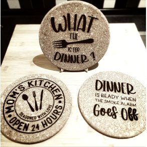 Bordsk&aring;nere i kork, til k&oslash;kken og spisebord